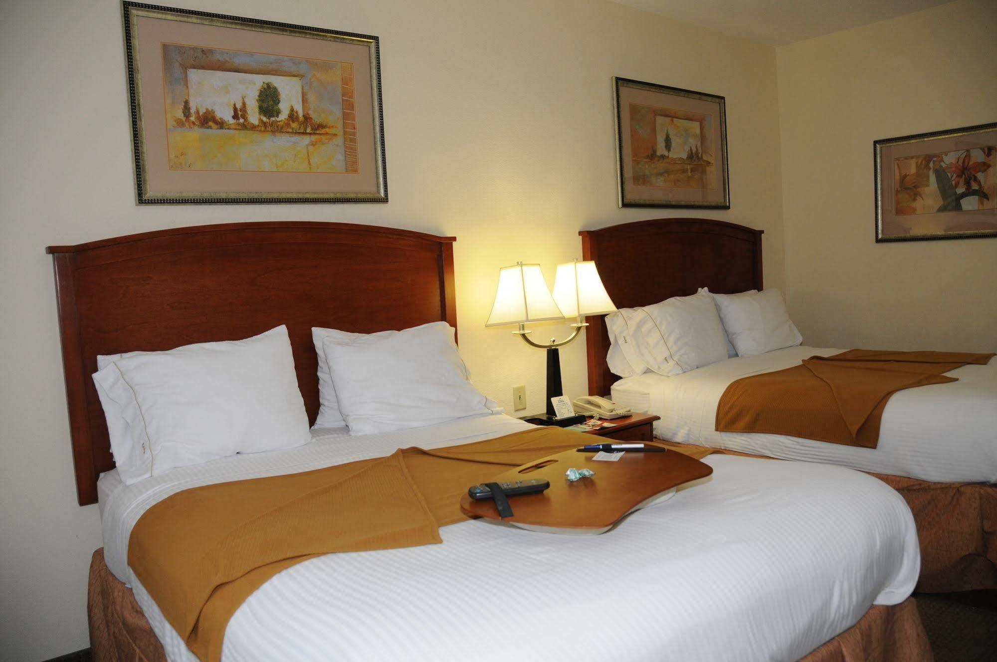 Holiday Inn Express Hotel & Suites Dallas - Grand Prairie I-20 By Ihg Exteriör bild